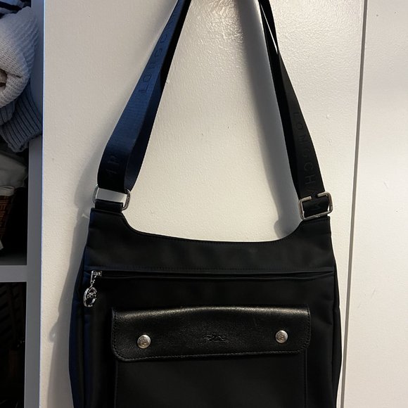 Longchamp Handbags - LePliage Flat Crossbody Bag